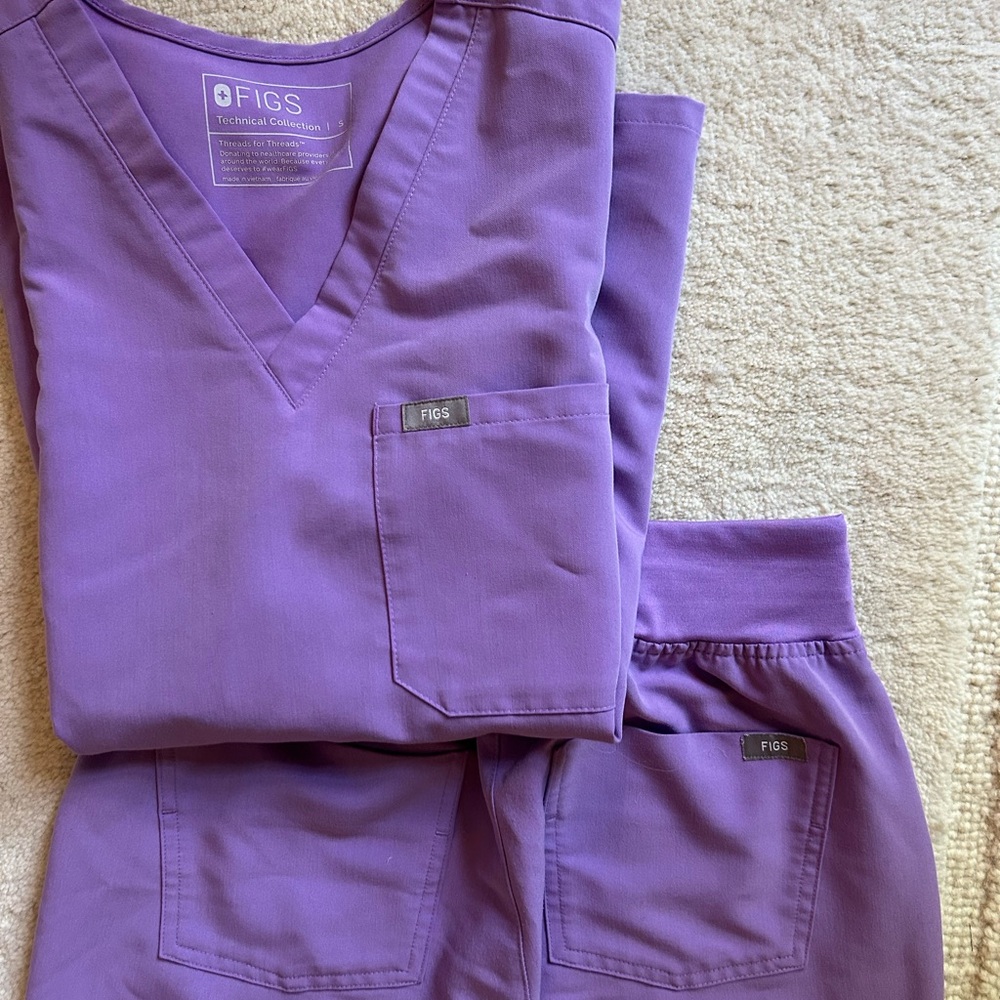 Figs Purple Scrub Set